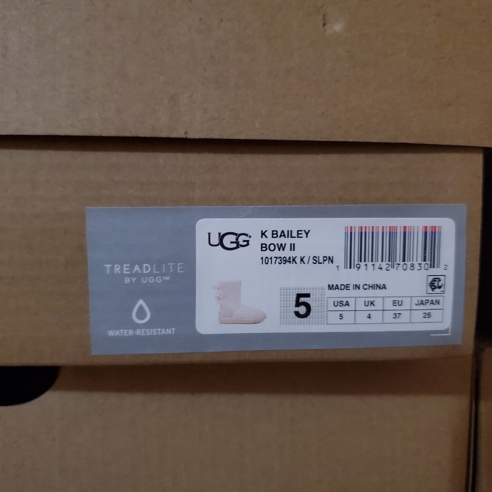 UGG BAILEY BOW SUEDE SHEARLING BOOTS NEW! - Picture 8 of 8